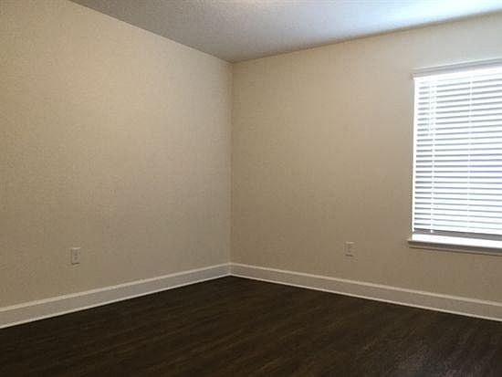3rd image of 2429 S Park Ave #4