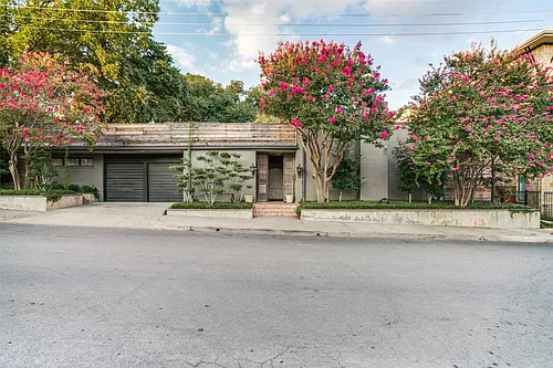 3610 Congress Ave Photo 1