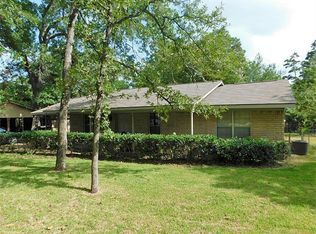 219 Hillcrest Dr, Conroe, TX 77303