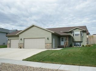 5117 Chalkstone Dr, Rapid City, SD 57701