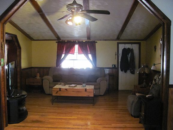 archway into livingrm