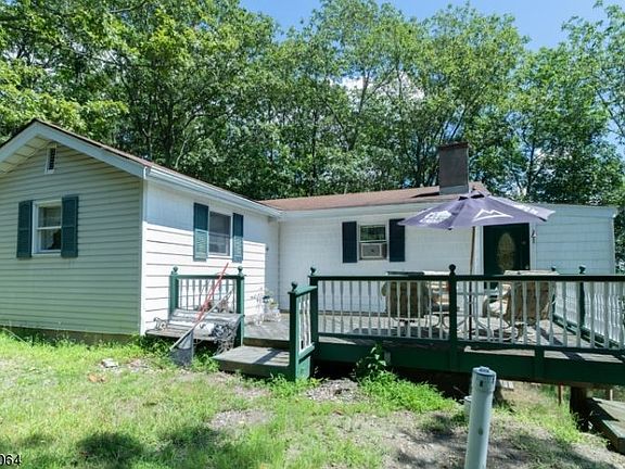 2nd image of 85 Lakeside Dr NW