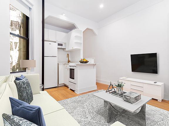 2nd image of 309 E 18th St #3G