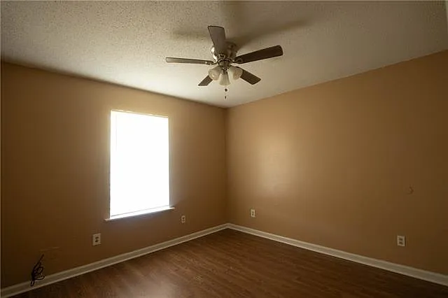 7700 Arcadia Ln — Photo 4