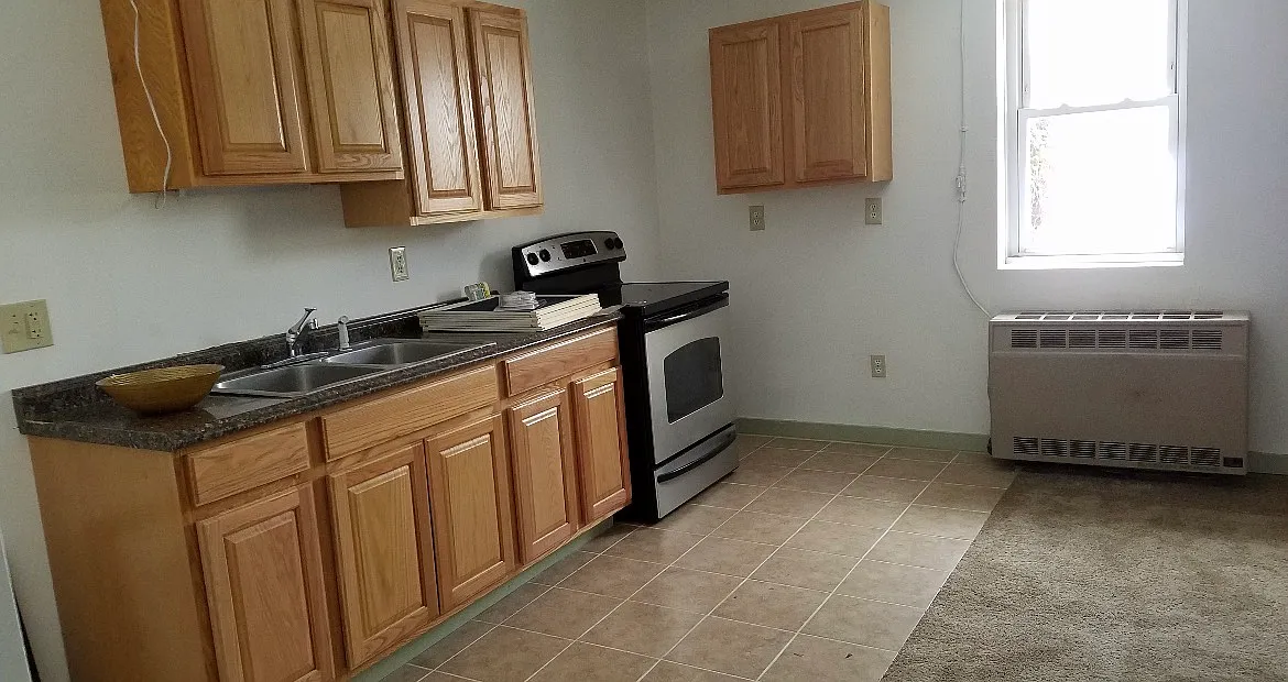 1 bed, 900 sqft, $975 — Photo 3
