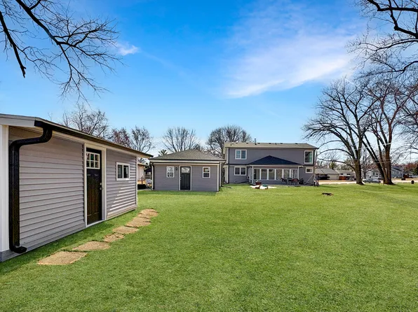 4518 W Shore Dr, McHenry, IL 60050