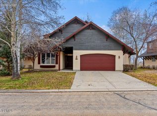 28 E Village Cir, Midway, UT 84049