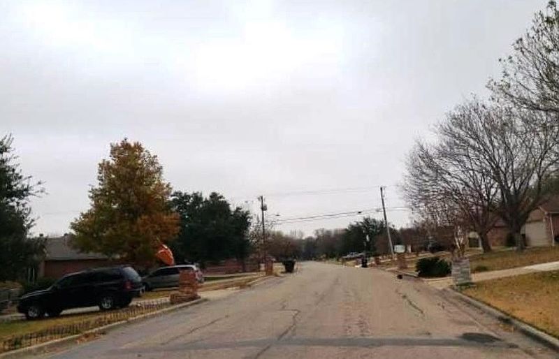 2nd image of 616 Erie Dr