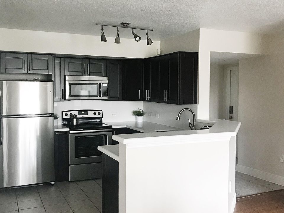 2nd image of 208 Villa Cir