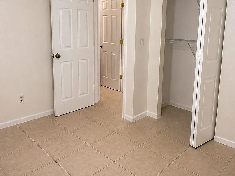 1623 SW Santa Barbara Pl — Photo 5