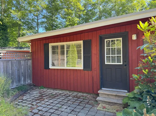 1893 Yew Street Rd, Bellingham, WA 98229
