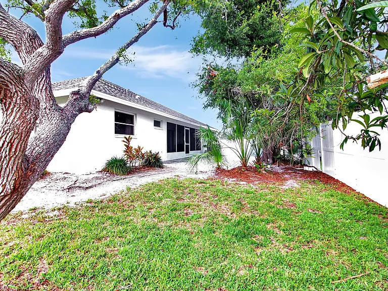 1180 Palmetto Dr — Photo 21