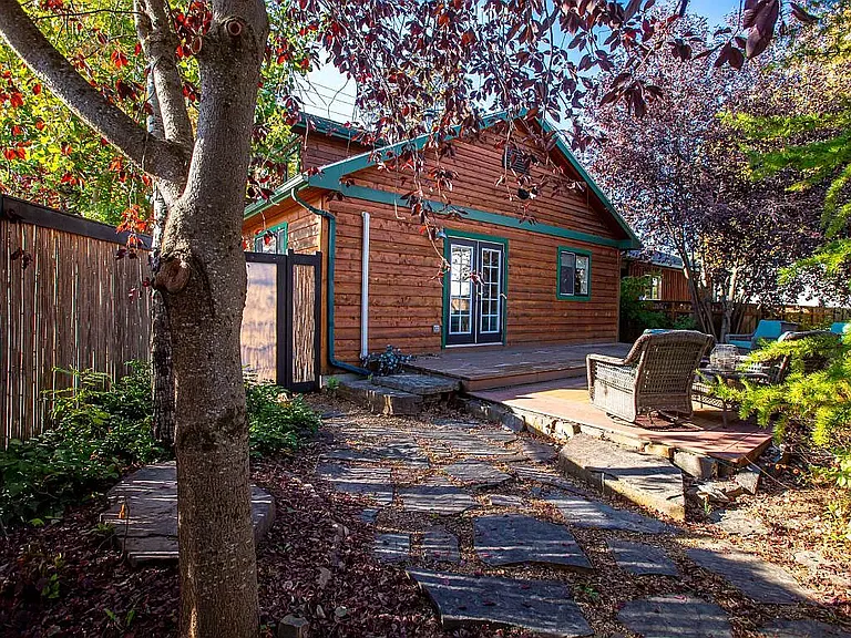 648 Denver St — Photo 25