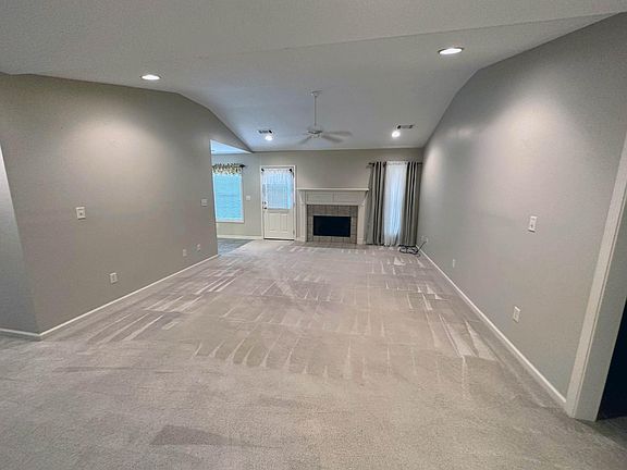 4th image of 3004 Wisteria Ln