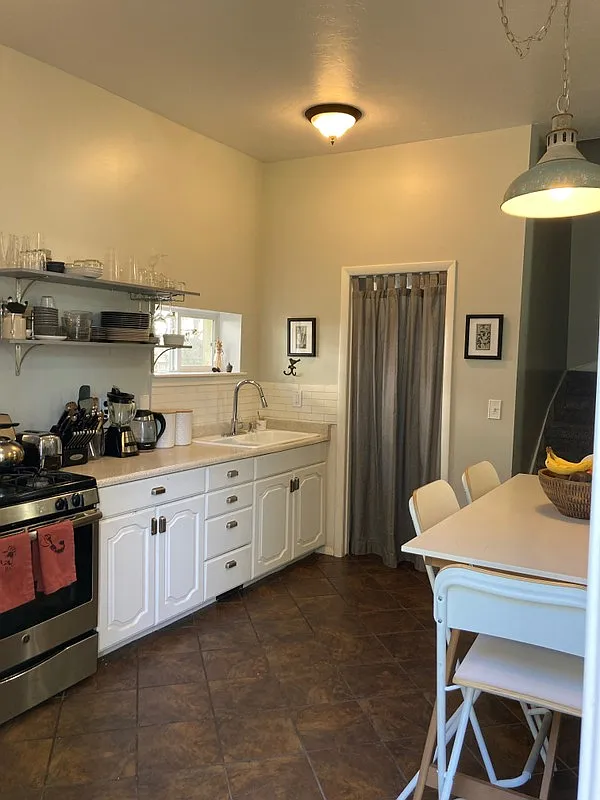 1 Male Roommate Wanted Util. Inc — Photo 3