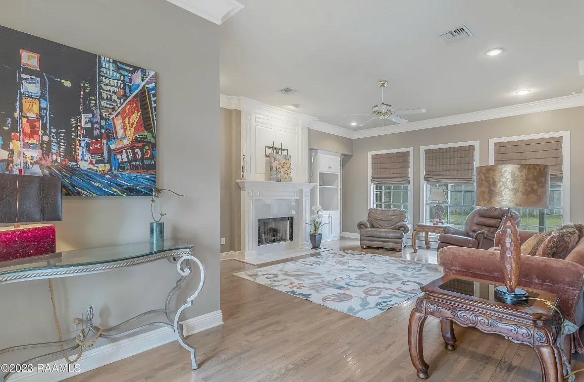 4 bed, 2762 sqft, $3,900 — Photo 2