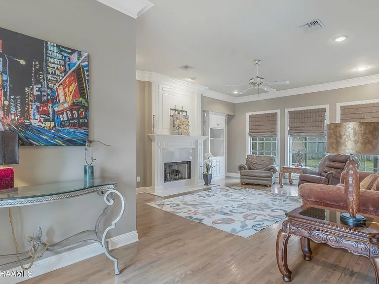 111 Hamlet Ln — Photo 2