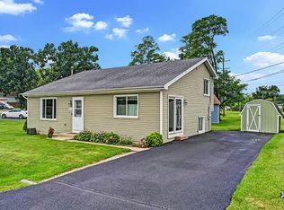 4 W Clarendon Dr, Round Lake Beach, IL