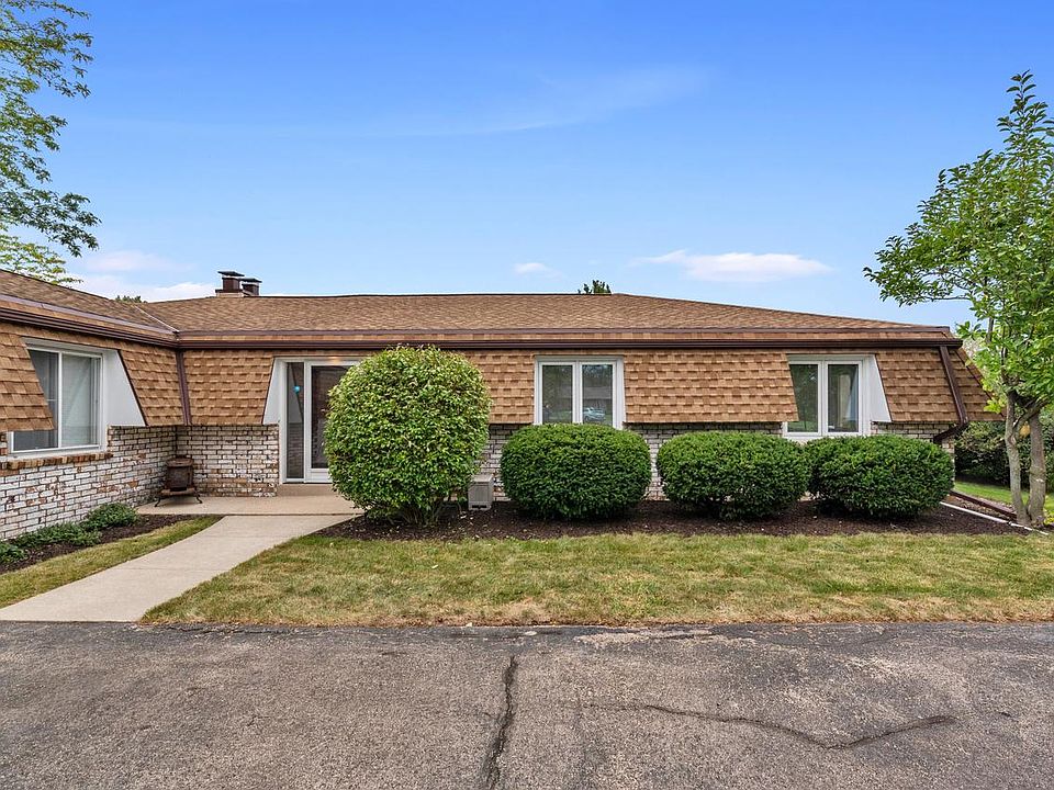 2414 West Lagoon COURT, Mequon, WI 53092 MLS 1852959 Zillow
