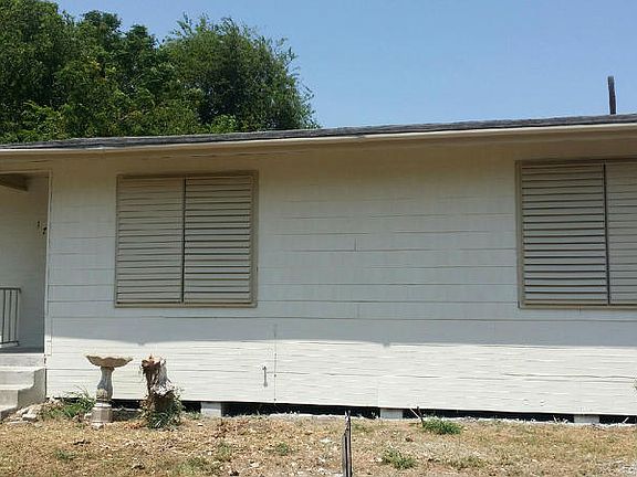 2nd image of 1722 Hickory Pl