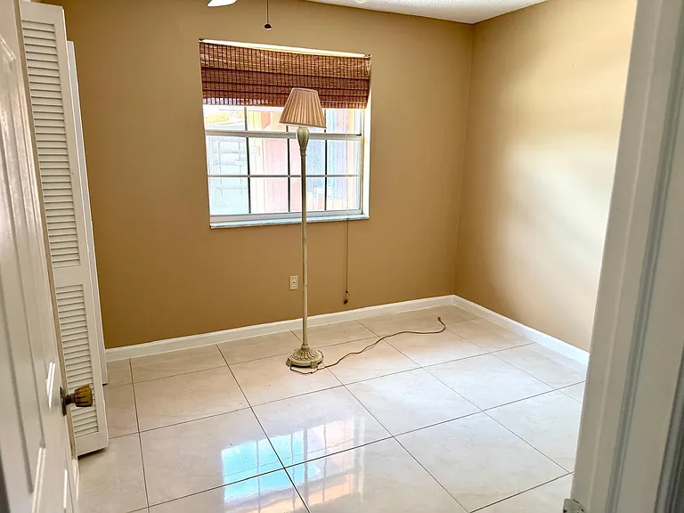 1235 Rowayton Cir — Photo 10