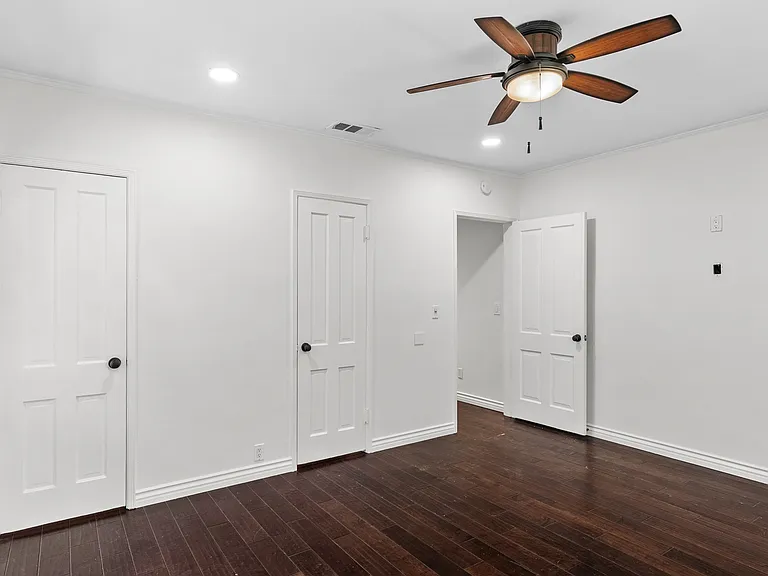 4242 Van Nuys Blvd — Photo 20