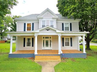 2318 10th St NW, Roanoke, VA