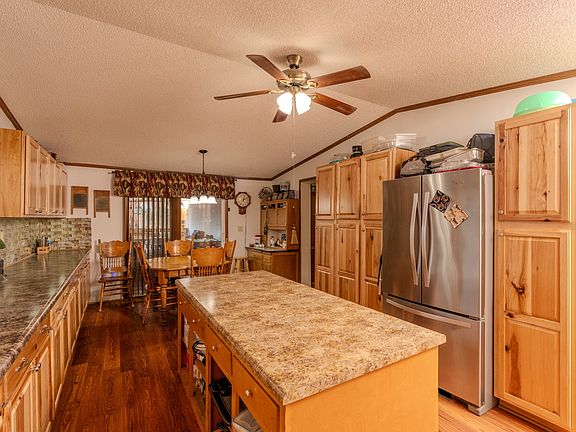 3rd image of 6683 Plainview Rd