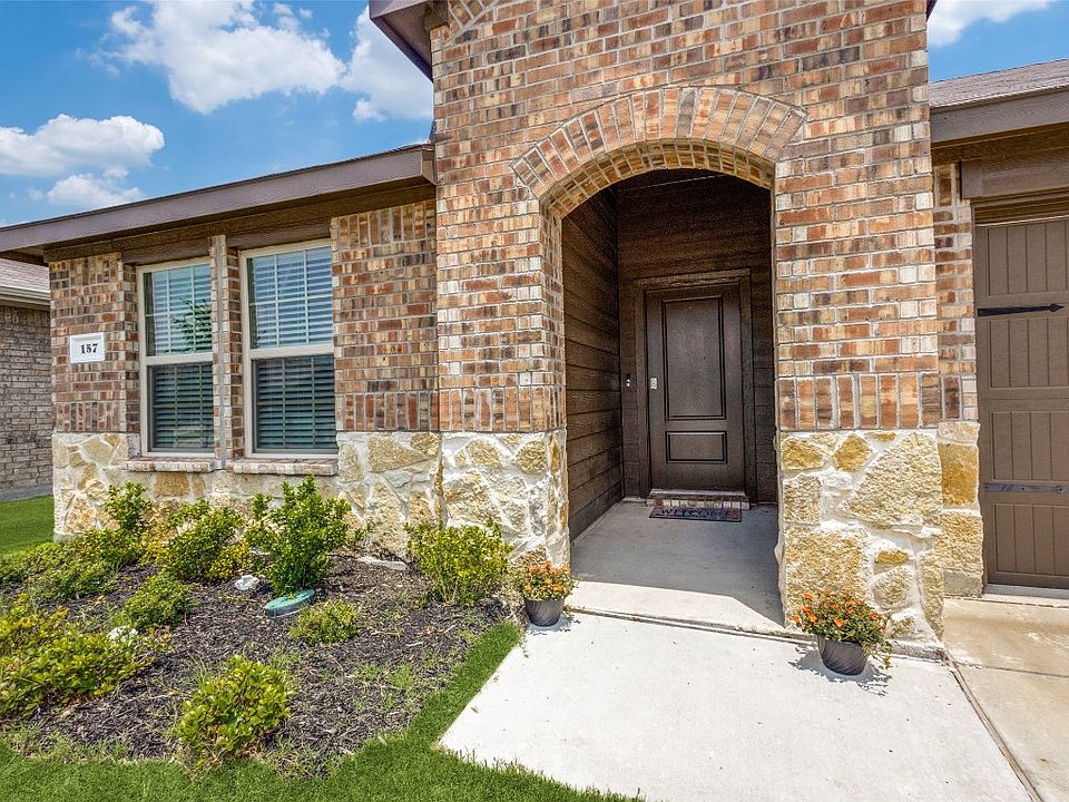1st image of 157 Silver Charm Ln