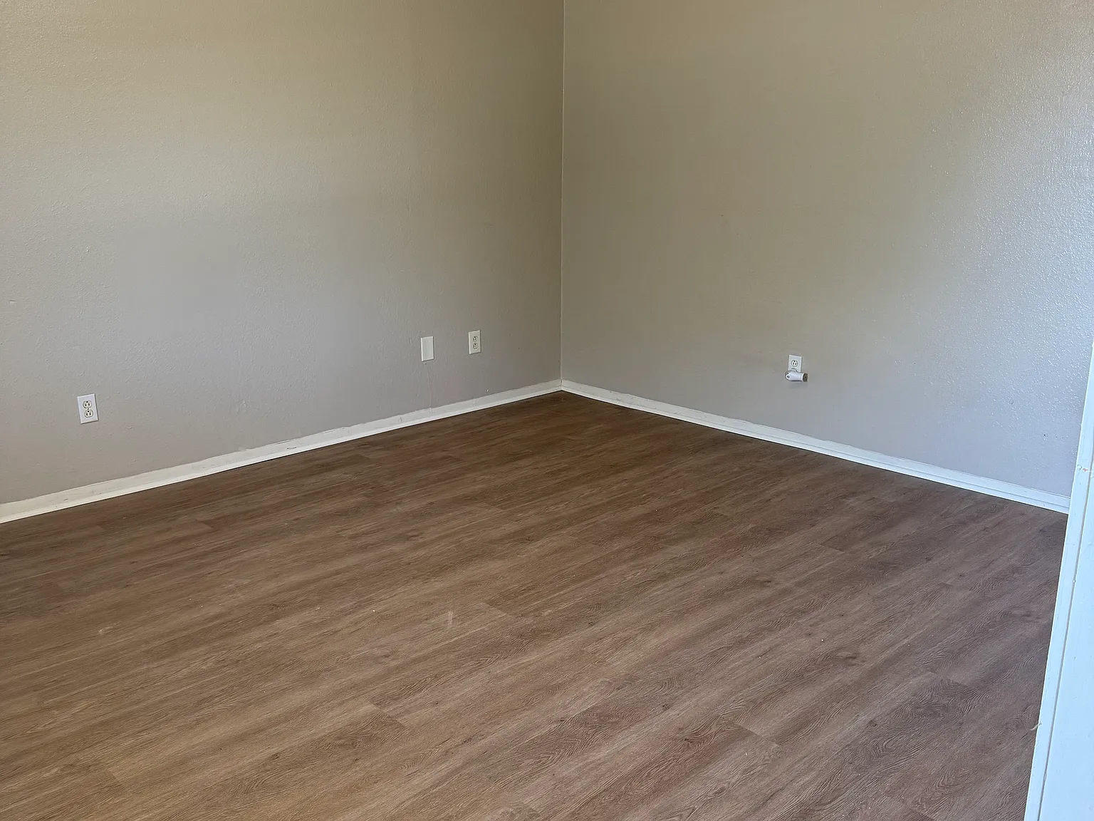 1005 Faye Ave — Photo 3