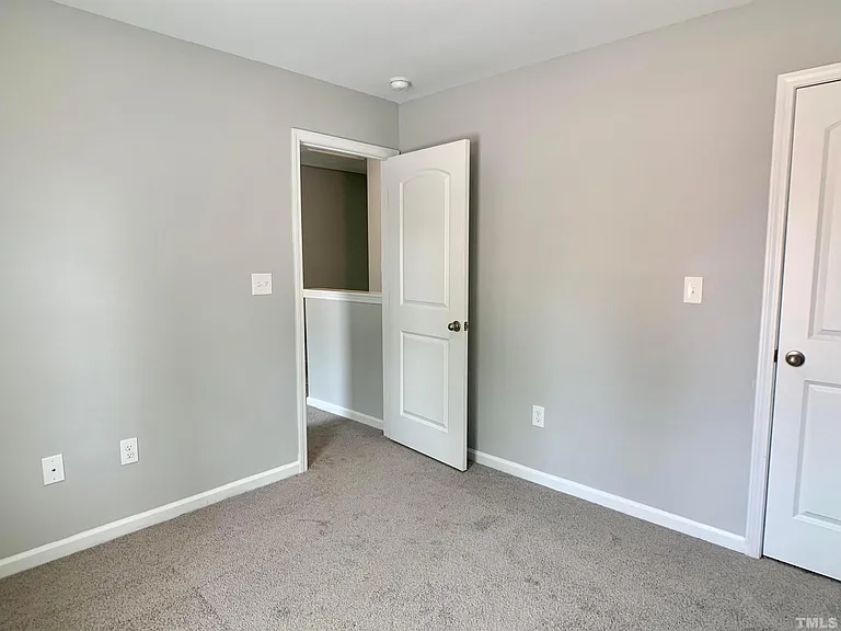 141 Diploma Dr — Photo 15