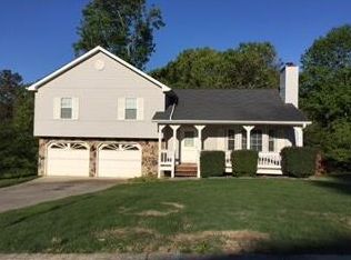 4616 Fox Forrest Dr, Flowery Branch, GA 30542