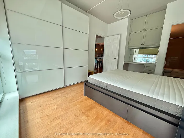 134 York St #1203 — Photo 16