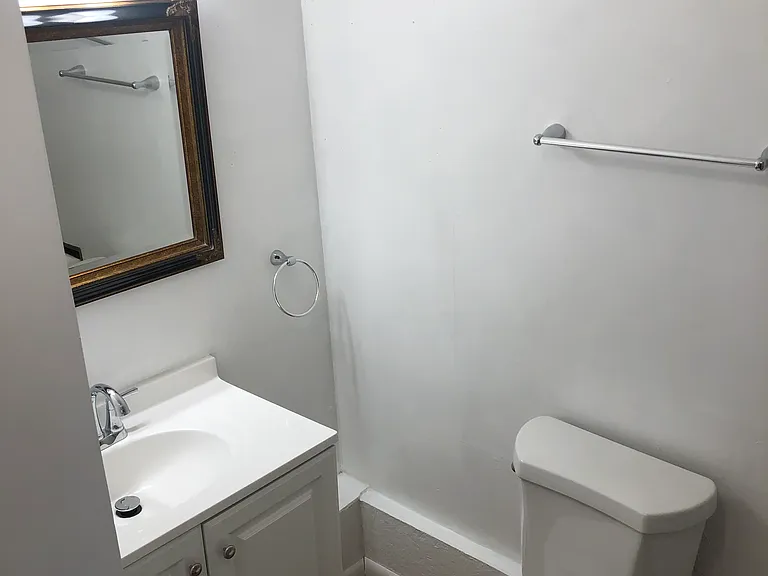 810 Vine St — Photo 7
