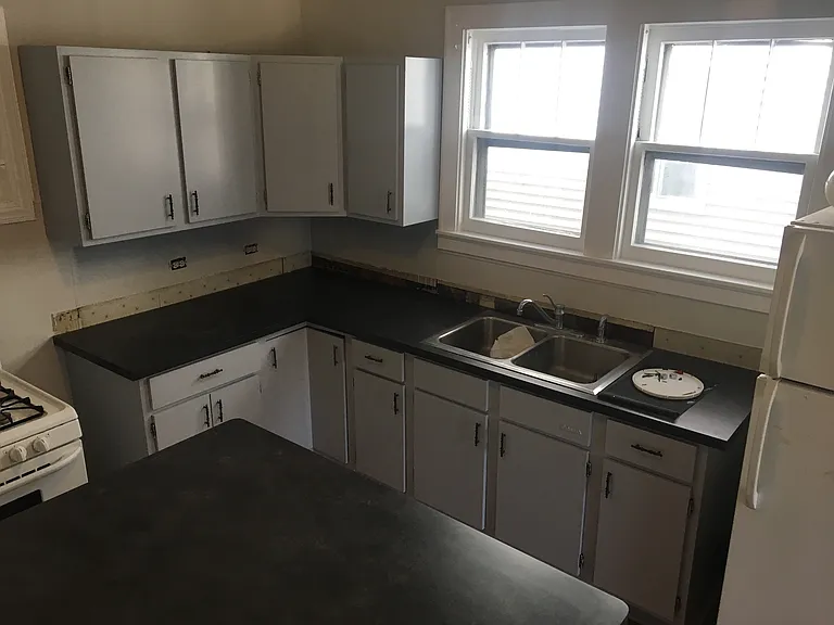 1820 W Fletcher St #1 — Photo 9