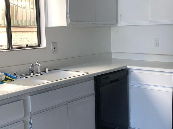 5th image of 2707 Abbot Kinney Blvd #102