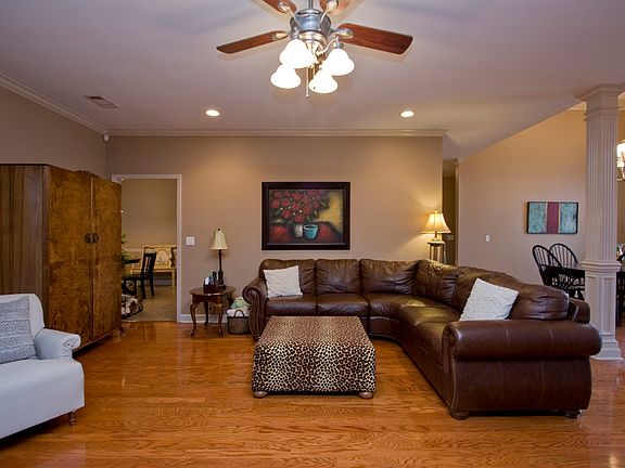 5th image of 8213 Brighton Dr
