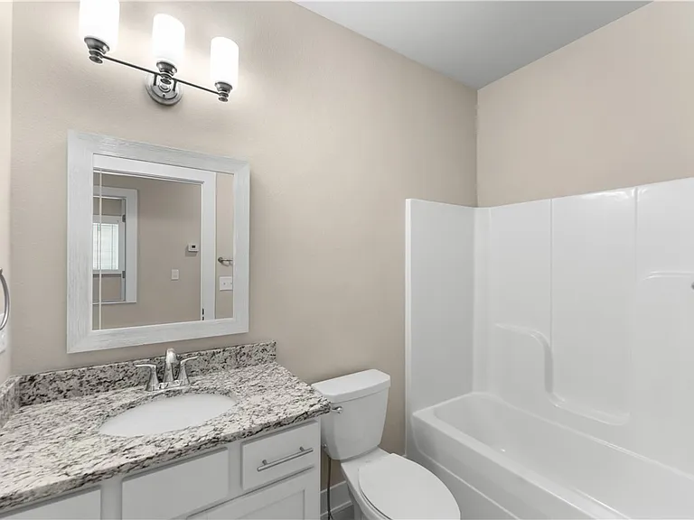 830 NE Heights Ln — Photo 28