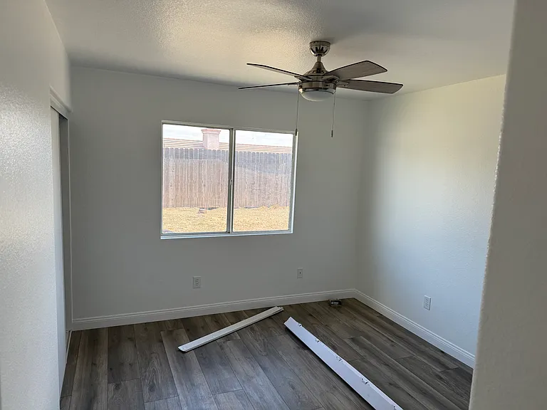 31548 Hamburg Cir — Photo 17