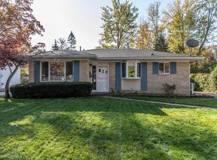 2027 Holly Way, Lansing, MI 48910