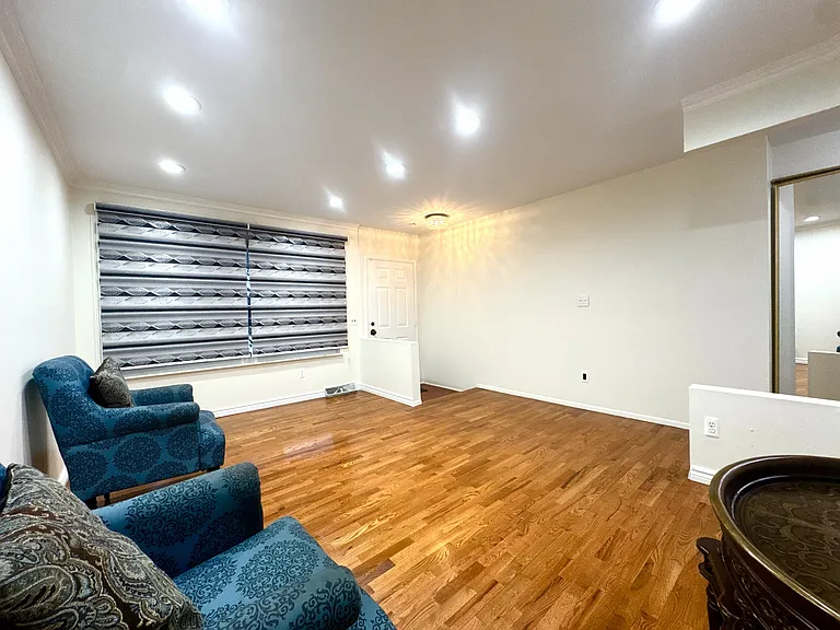 2868 Groves Dr — Photo 9