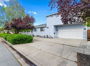 1105 Valota Rd, Redwood City, CA 94061