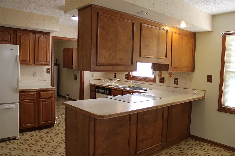 Eastside Cape Cod Style 3 Bedroom/2.5 Bath Home with 2 Living Areas, Dining Room, Deck, and Garage — Photo 3