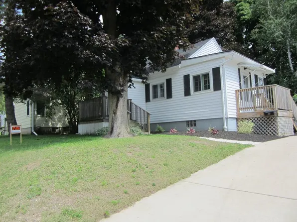134 N 8th Pl, Sturgeon Bay, WI 54235