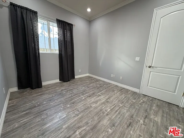 10006 Samoa Ave — Photo 11