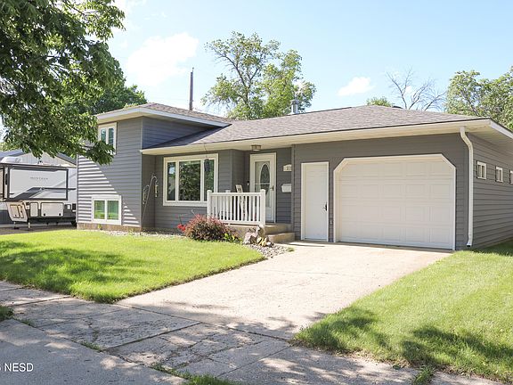 2nd image of 215 E 10th Ave