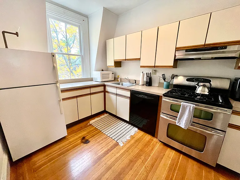 39 Cypress St #2X — Photo 5