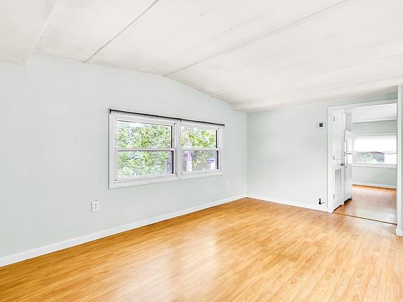 4th image of 113 Washington St #9
