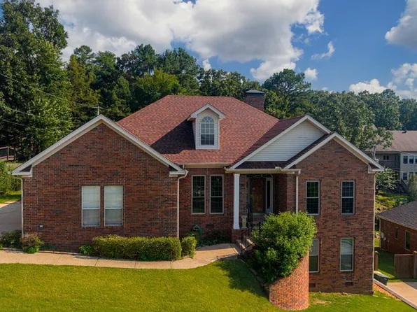 27 Calumet Rd, Little Rock, AR 72223