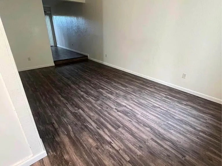 Winding Creek Townhomes — Photo 8